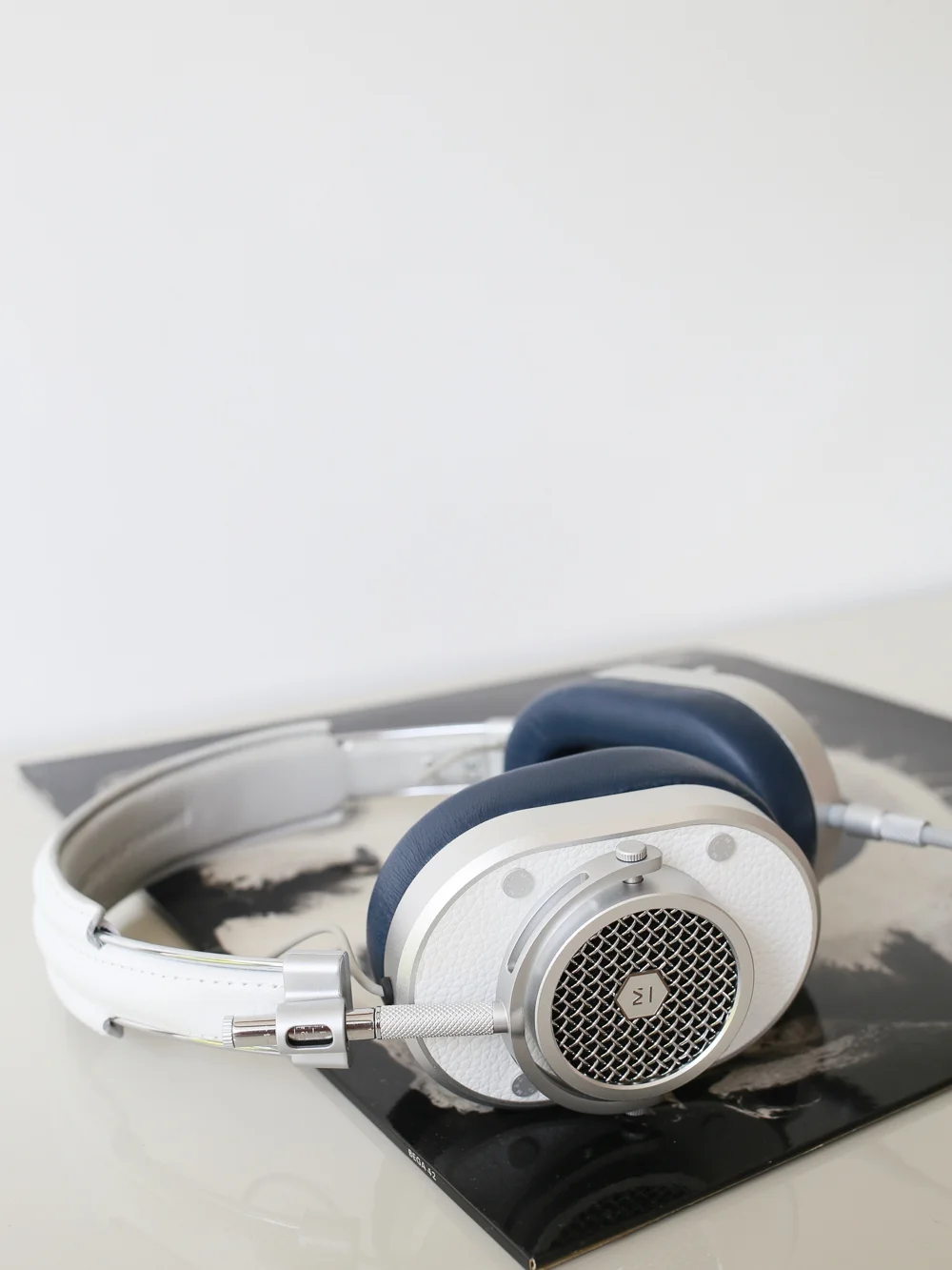 MH40 headphones by Master & Dynamic | Design Hunter