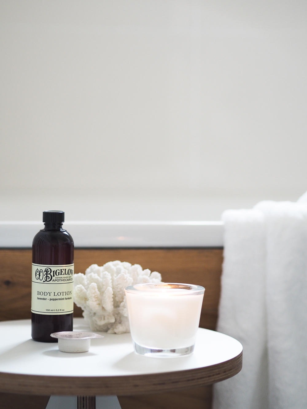 Bathtime treats for a home spa pamper session | Design Hunter