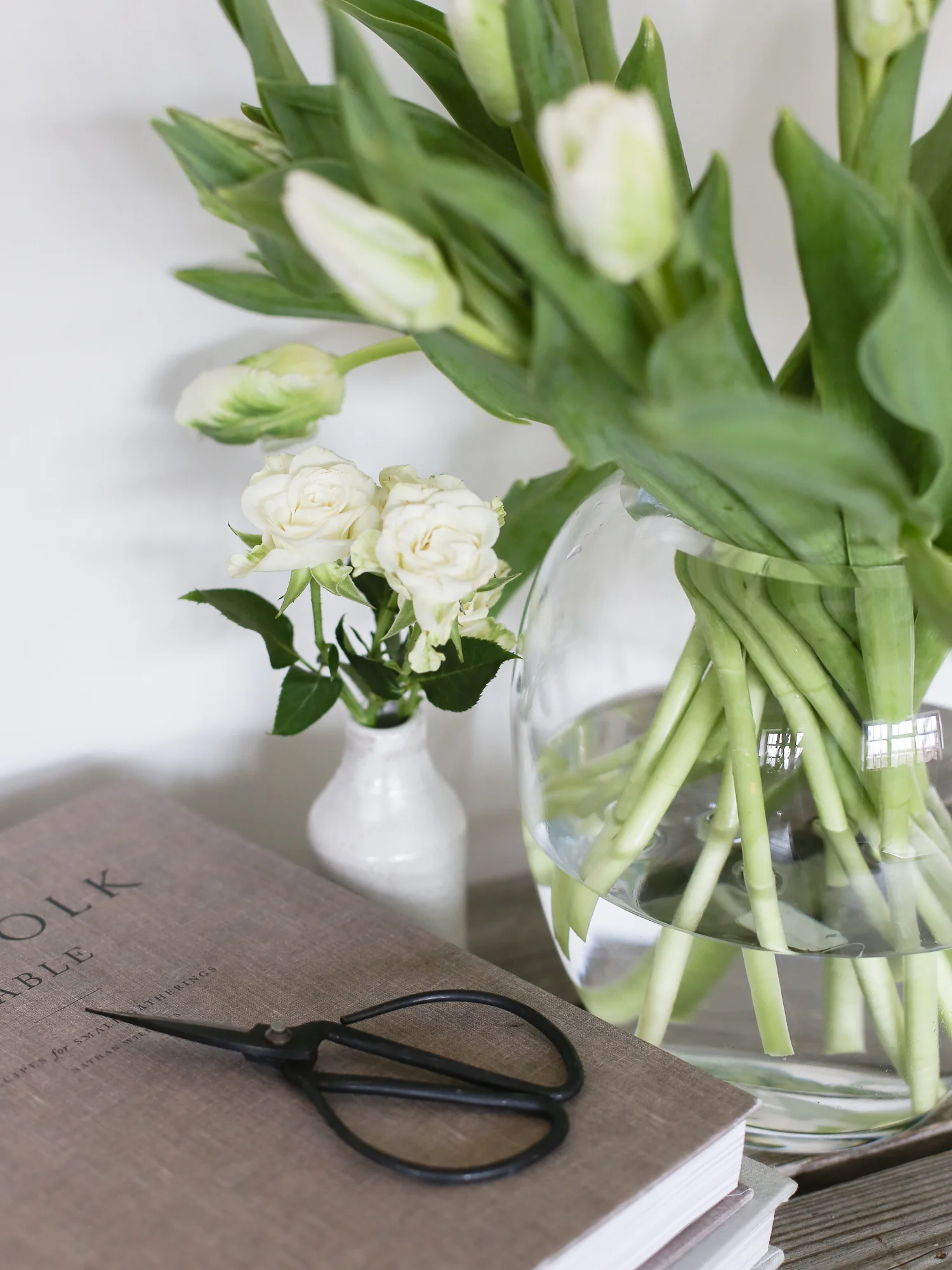 How to choose the right vase for your flowers — Design Hunter