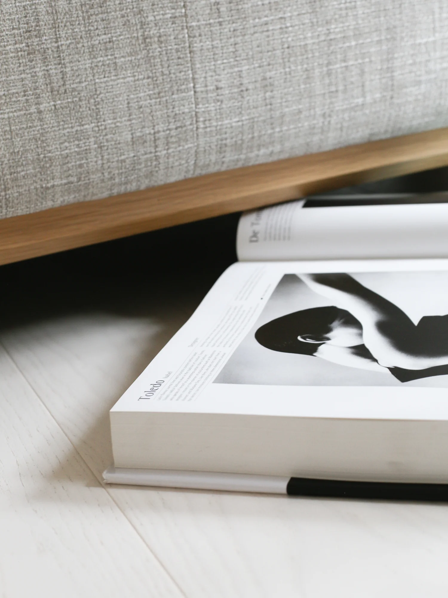 ercol sofa detail | Design Hunter