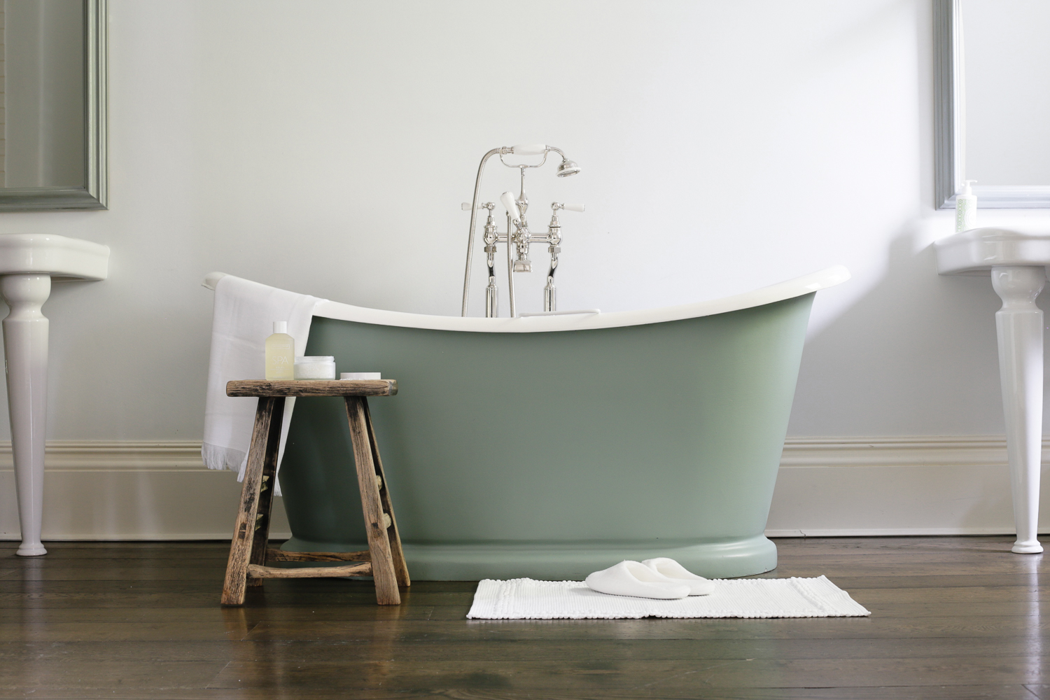 Luxury hotel bathroom at No 38 The Park Cheltenham | Design Hunter