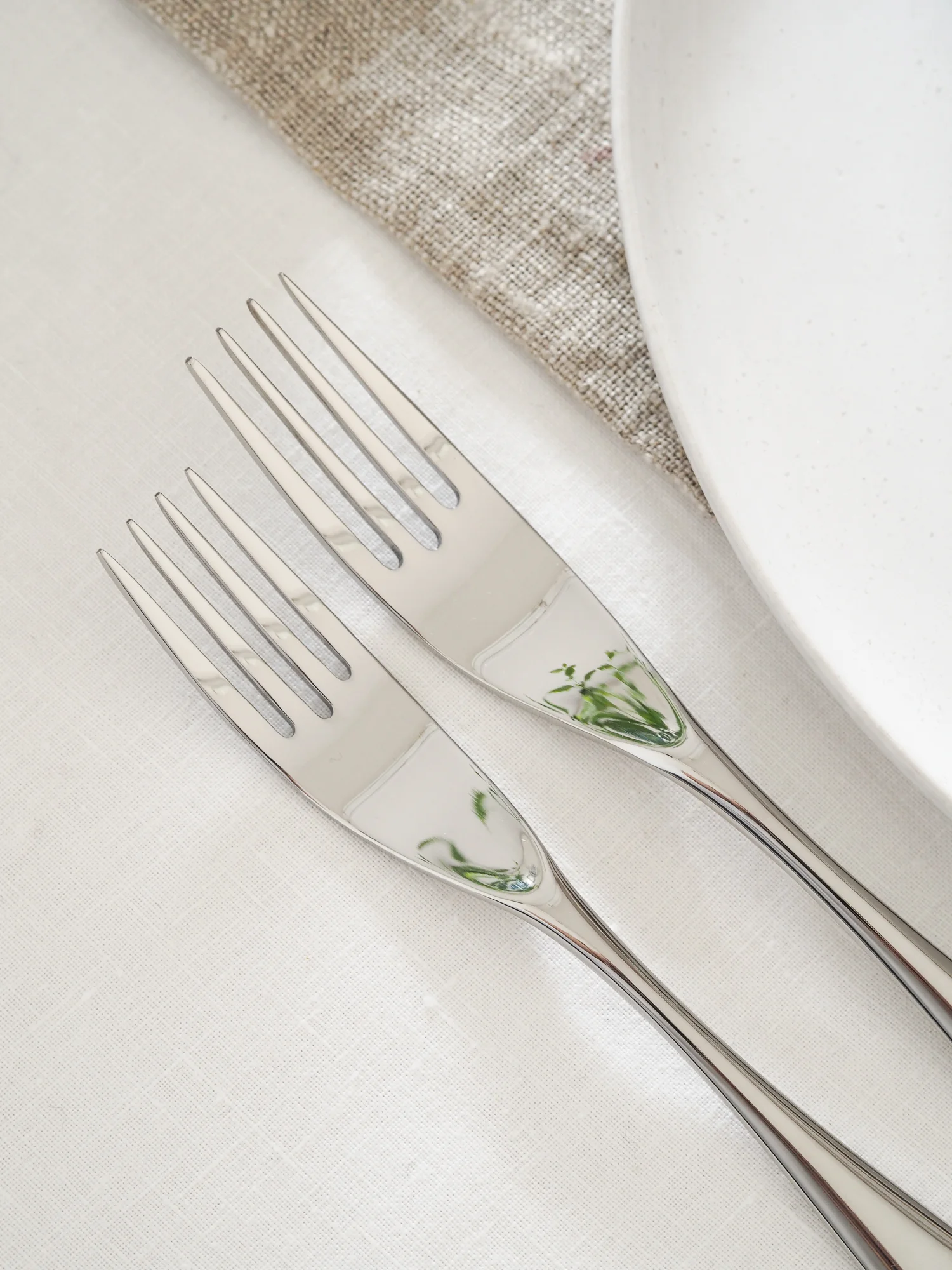 The Bourton cutlery collection by Robert Welch | Design Hunter