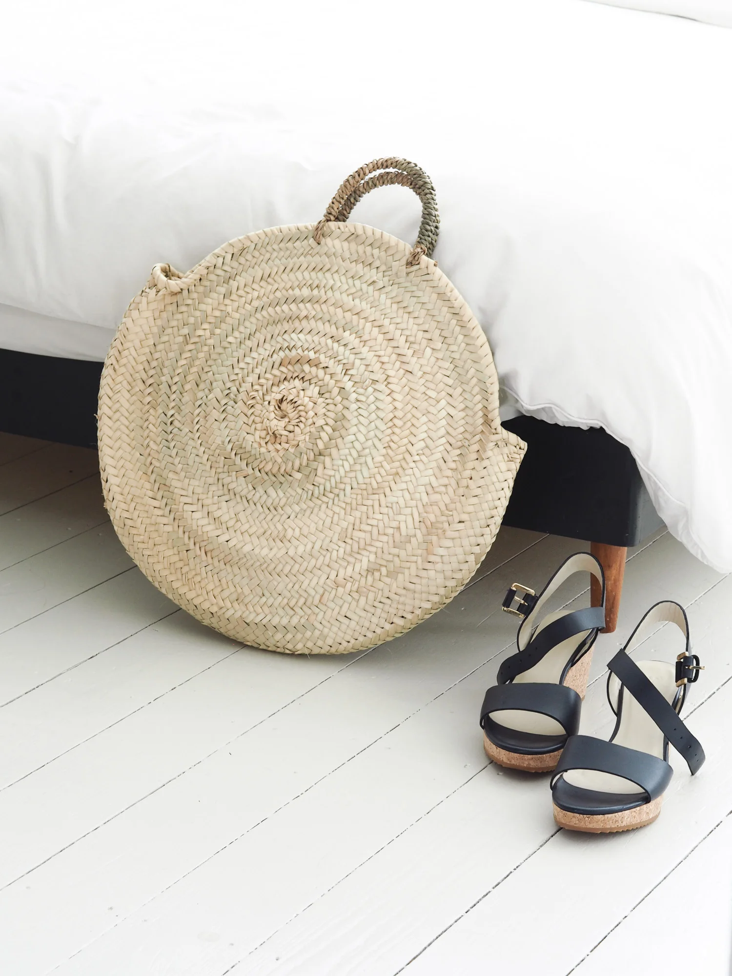 Straw basket and wedge sandals | Design Hunter