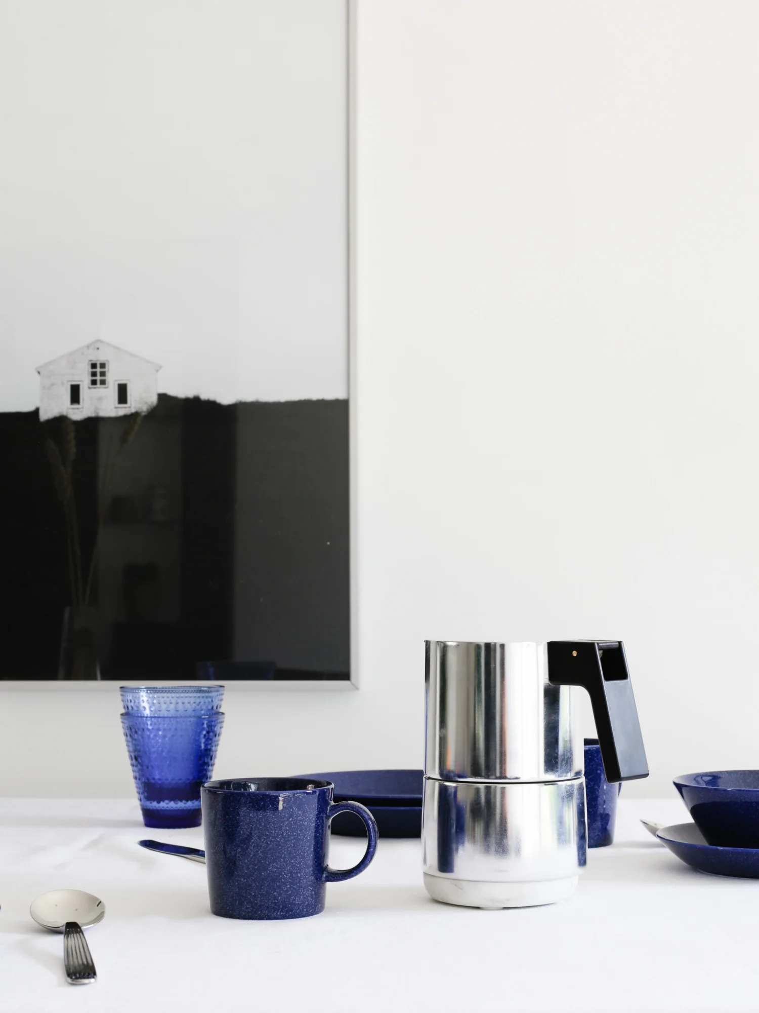 coffee pot on breakfast table | Design Hunter