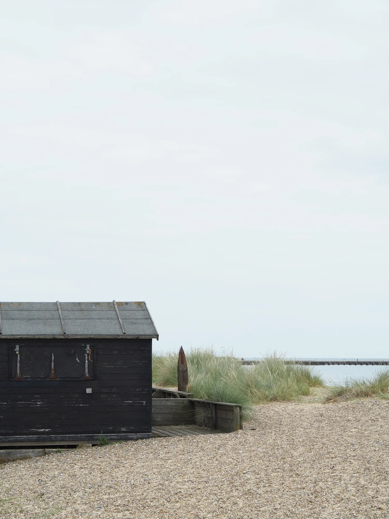 Black beach hut at Walberswick | Design Hunter