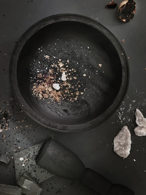Kitchen trends 2019 - Caesarstone Dark Rituals 600px.jpg