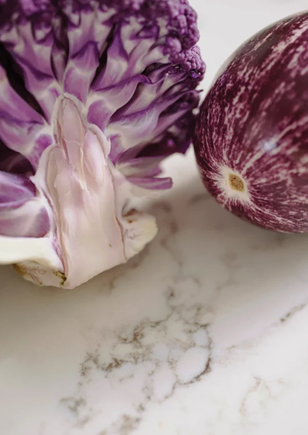 White marble kitchen worktop by Caesarstone
