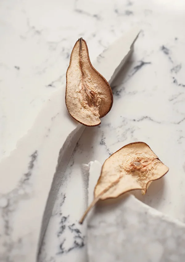 White marble kitchen worktop by Caesarstone