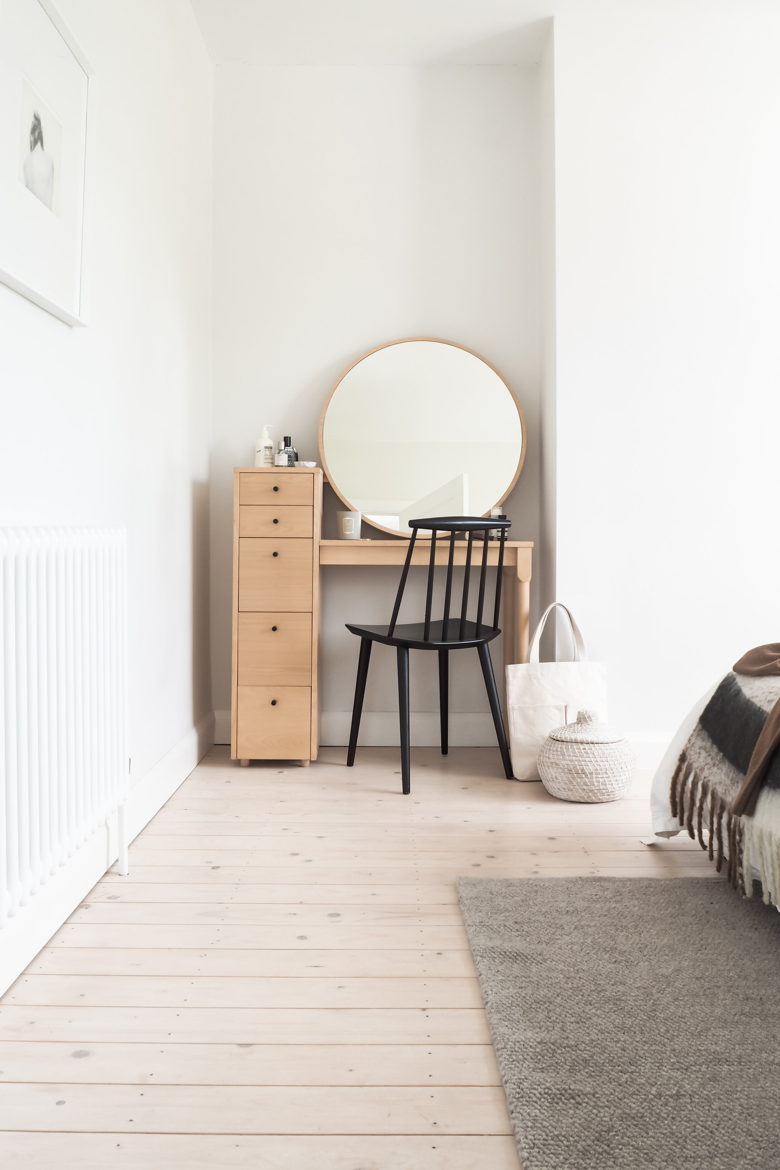 Light calm airy bedroom.jpg