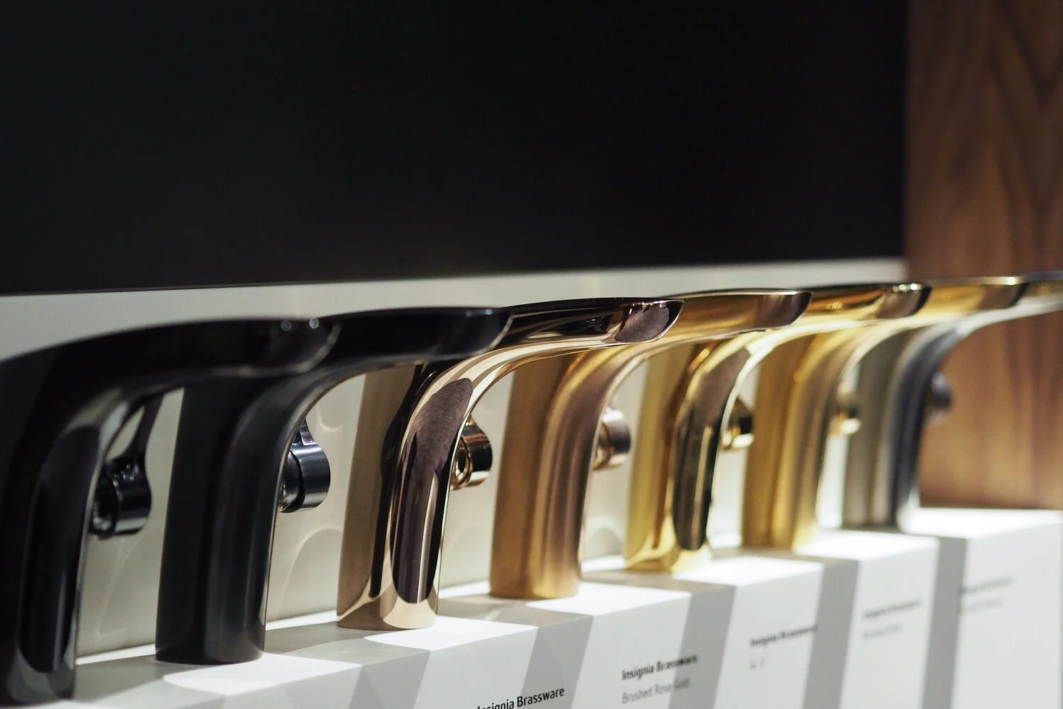 Медные изделия Insignia от Roca - Изображение: Design Hunter