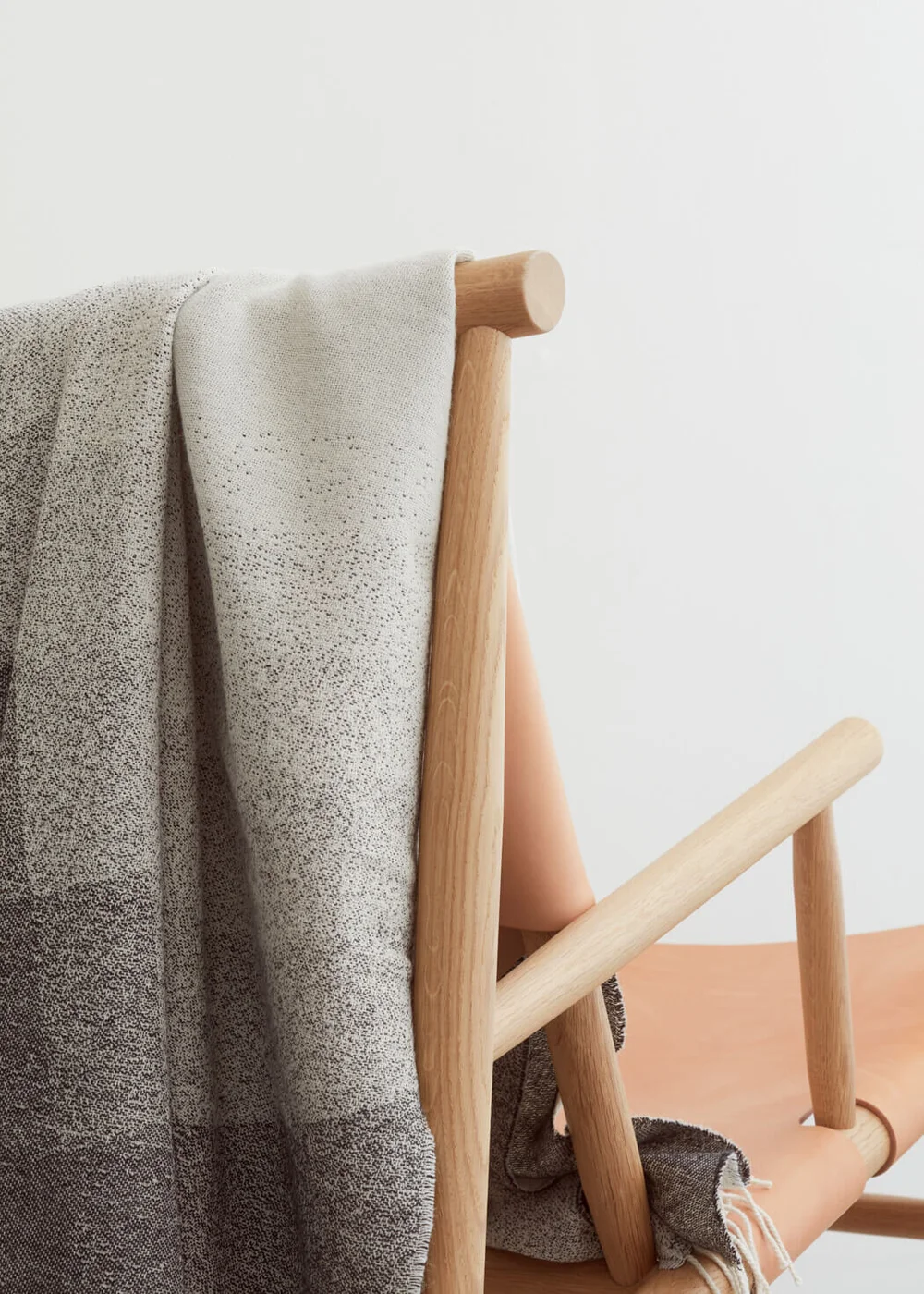 FELLS-ANDES-LUFT-THROW-BLANKET-BABY-ALPACA-LIFESTYLE2.jpg