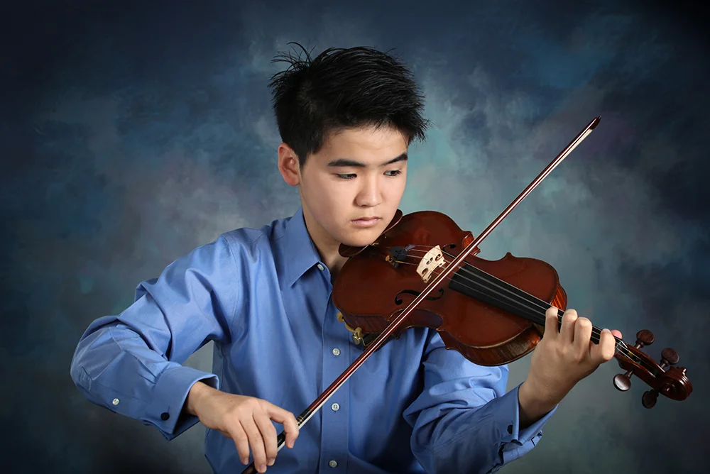 Sean Mori, violin