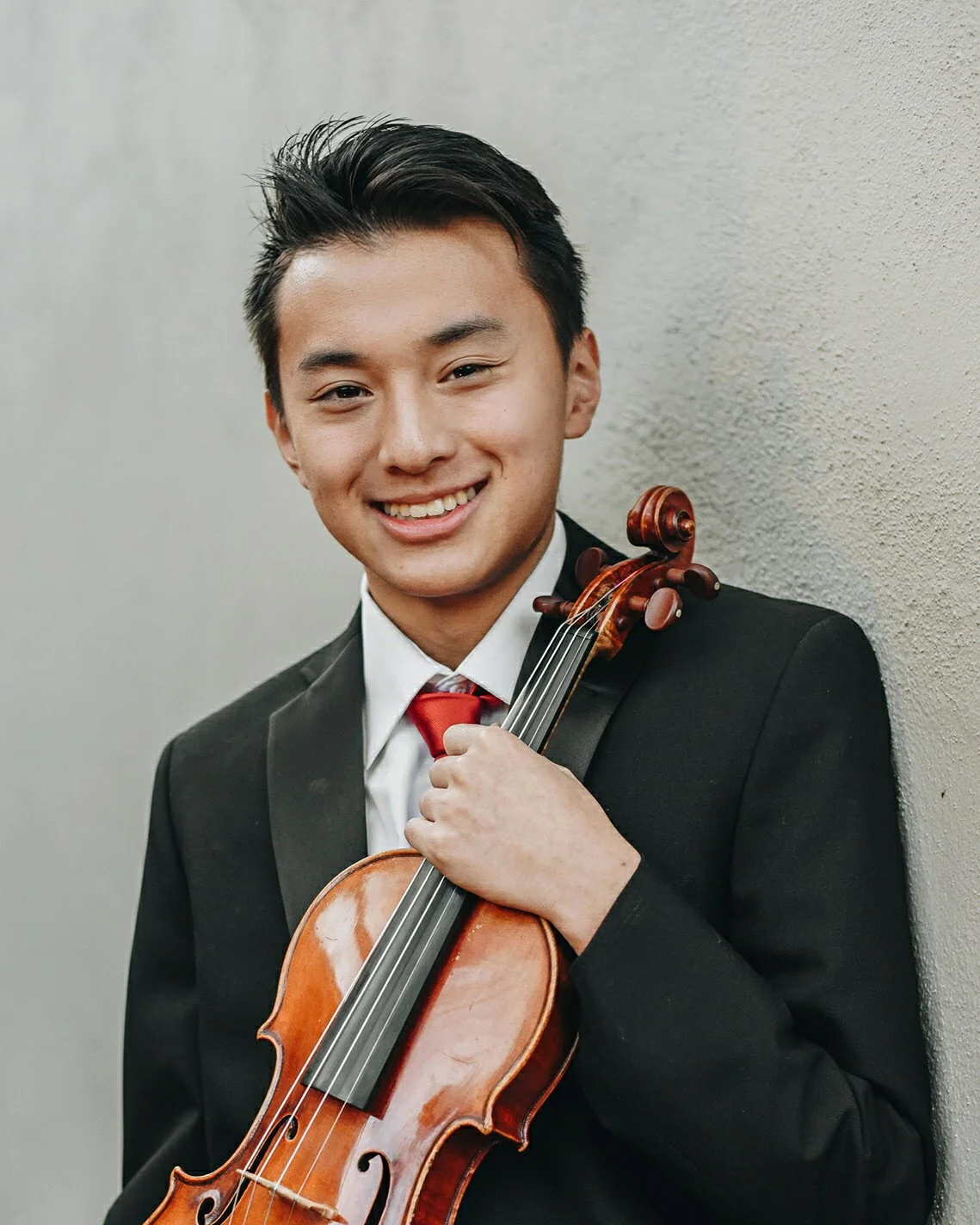 Alex Zhou, violin