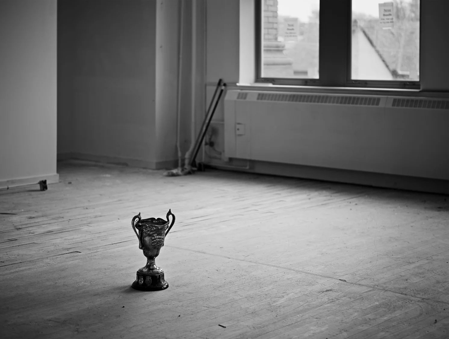 trophy4_2048 bw - Version 2.jpg