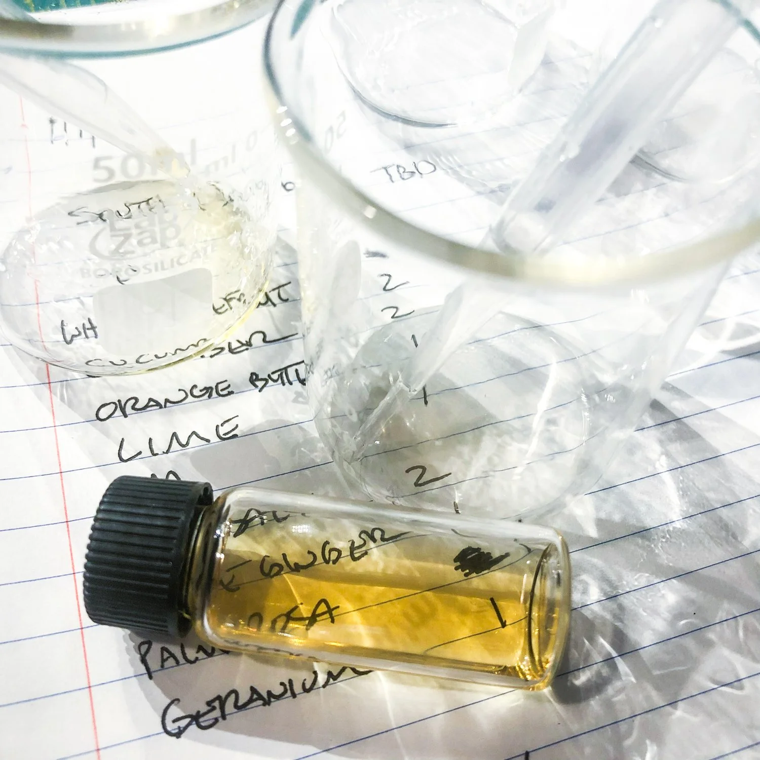 Perfume development trial accords in vial