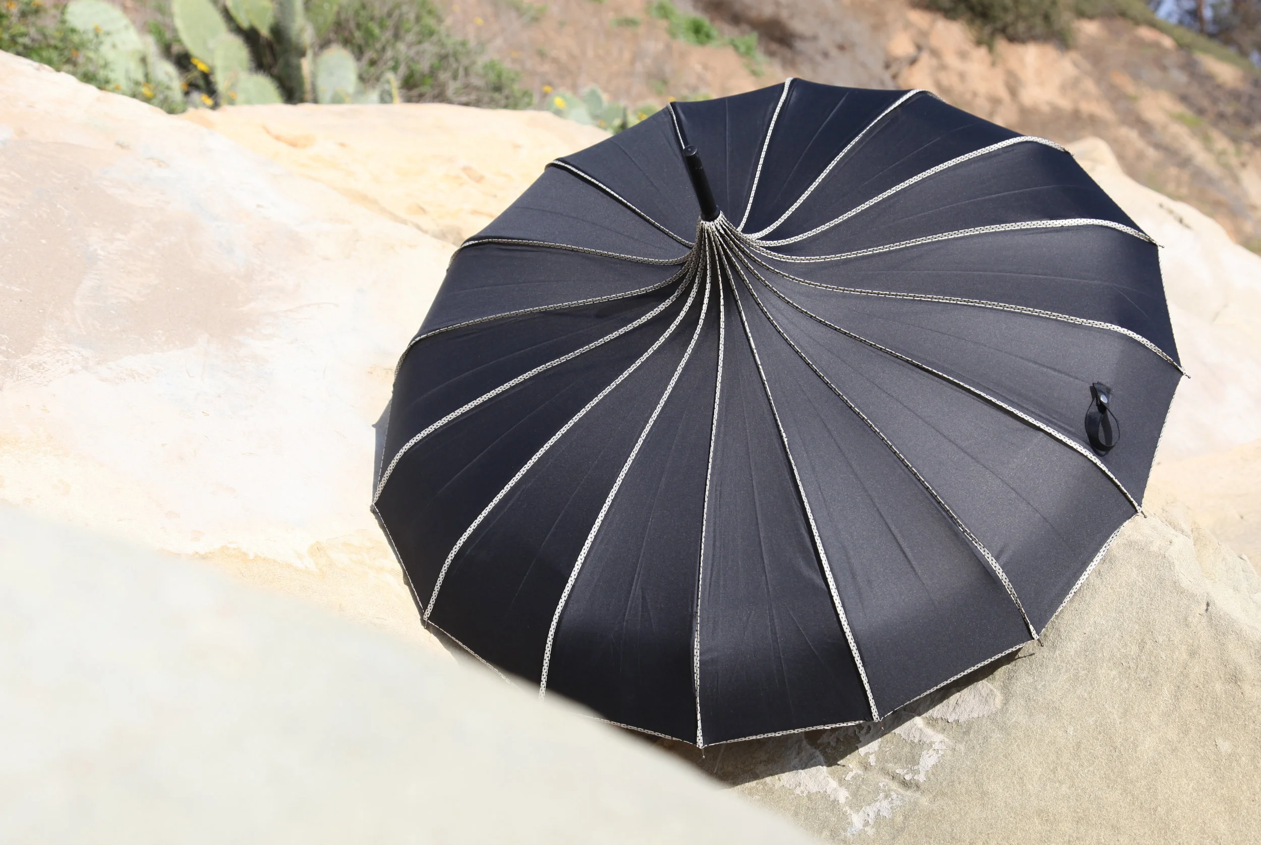 Pagoda Parasol - Black
