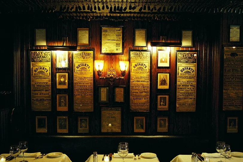 Keens-Steakhouse-Dining-Room-2