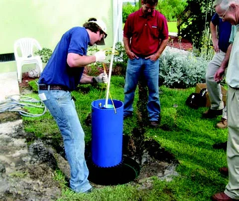 Aeration Aeration systems work by simply enhancing the natural treatment process in which oxygen and bacteria work together to stimulate the reversal of the drain field clogging process as they work to consume the organic matter.