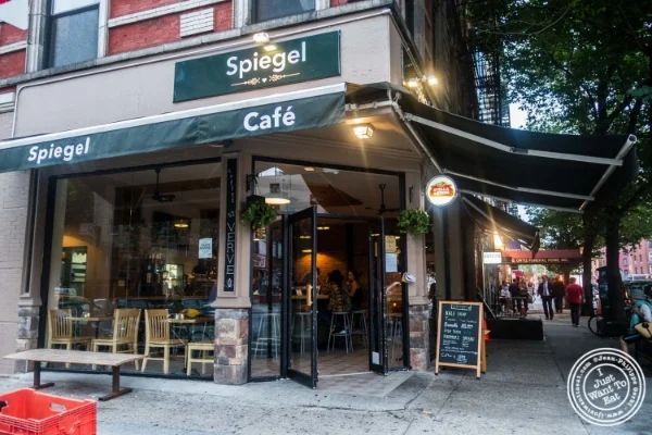 Spiegel in New York, NY
