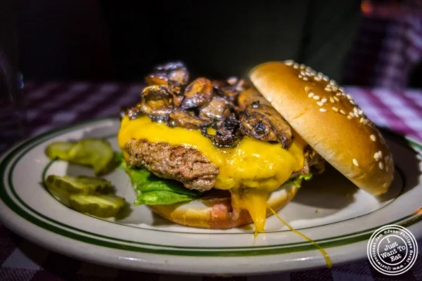 Cheeseburger at Bill's Bar and Burger in the Meatpacking District, NYC, New York