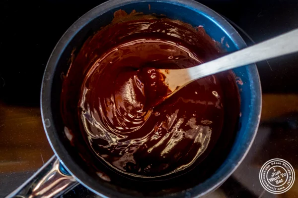 S'Mores pie recipe: chocolate and butter melted