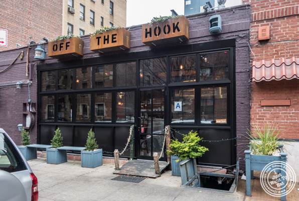 Off The Hook, seafood restaurant in Astoria, Queens — I Just Want