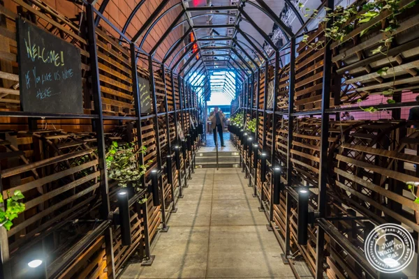The tunnel at Burger and Lobster in Times Square
