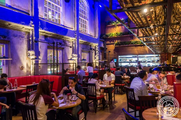 Dining room at Burger and Lobster in Times Square