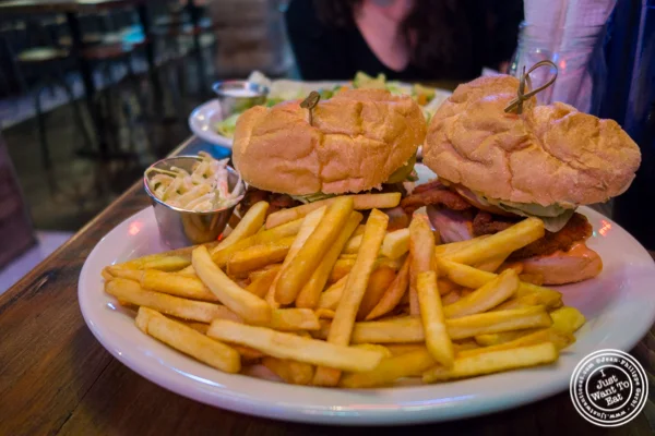 Fried chicken sandwich at Printers Alley in NYC, NY