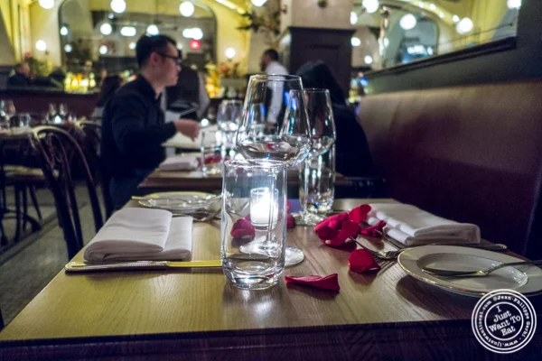 Table with rose petals at Boucherie Park Avenue South
