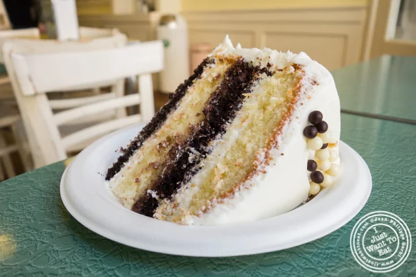 Crowd pleaser cake at Billy's Bakery in TriBeCa