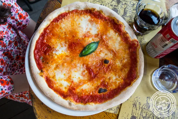 Margarita pizza at Borgo Antico in Florence, Italy