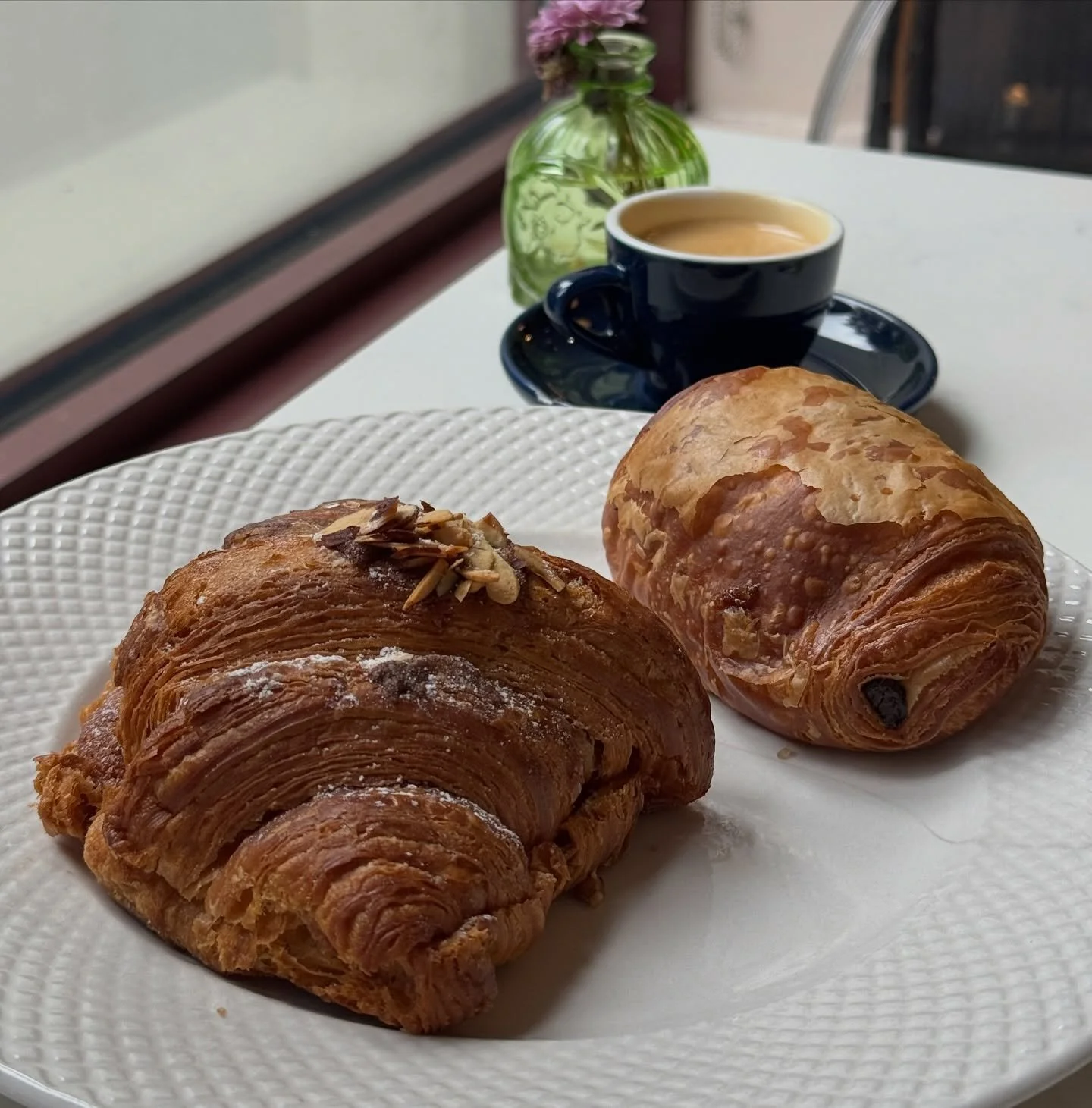 Double espresso, almond croissant and chocolate croissant 🥐 
@chocopainbakery in Hoboken 😍
.
.
.

.
#ijustwanttoeat #hoboken #hobokennj #hobokenfood #hobokeneats #food #foodpic #breakfast #petitdejeuner  #frenchfood #eastcostfoodies #foodblog #food