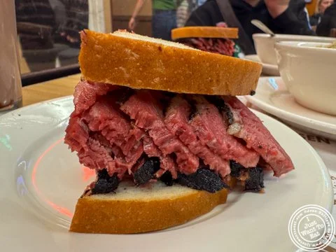 On the blog today, @katzsdeli, the iconic delicatessen of NYC, known for its pastrami 👅

Check out what we had ➡  Link in profile!
.
.
.
.
.
#foodblog #foodie #foodiesofinstagram #foodies
#foodblogger #foodiegram #foodiegram #foodielife
#foodiefeatu