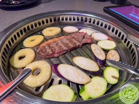 On the blog today, I am featuring @kpotbbqandhotpot in Jersey City, a super cool concept that lets you indulge in either hot pot or Korean BBQ, or if you're feeling extra hungry, you can do both! 🤯 And the best part? It's an all-you-can-eat! 😮 
Ima