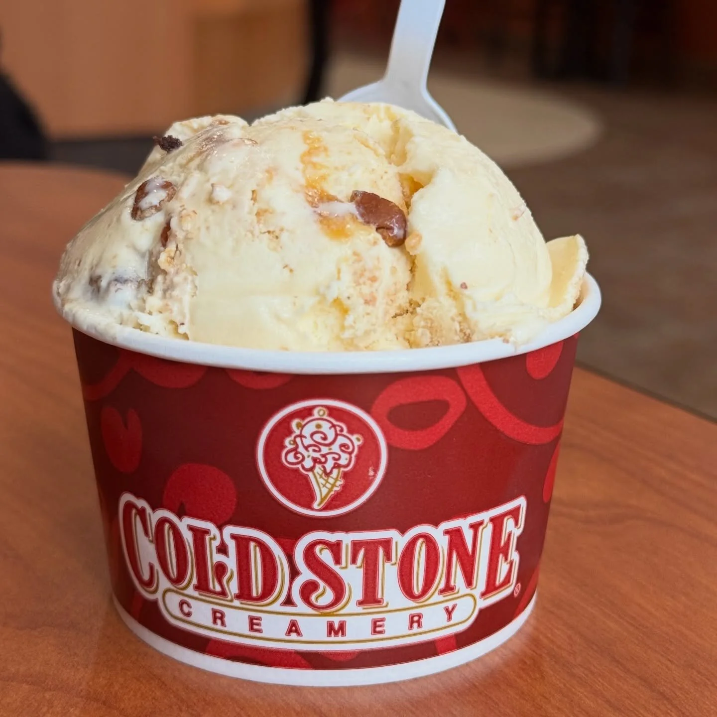 One of my favorite ice cream: @coldstone 😍
I typically mix French vanilla, graham crackers, pecans and caramel 👅

Who said you cannot have ice cream when it is cold outside??? 🤔

.
.
.
.
#ijustwanttoeat #icecream #icecreamlover