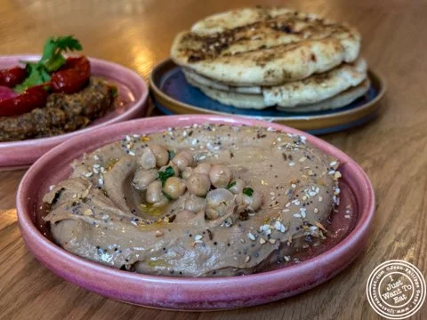On the blog today, @leonettanyc in Murray Hill, with their decadent brunch prix-fixe, where, for $50 pp, you get their amazing black garlic hummus, one entree and two spritzers 👅
In the photos:
- black garlic hummus
- baba ghanoush
- pita
- Cavaillo