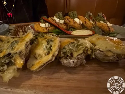 On the blog today, @commonrestaurant  in Savannah, where we had our first meal that started with oysters Rockefeller and fried green tomatoes caprese. Good start, but the end of the meal was better! Check the post ➡ link in profile!
.
.
.
.
#ijustwan