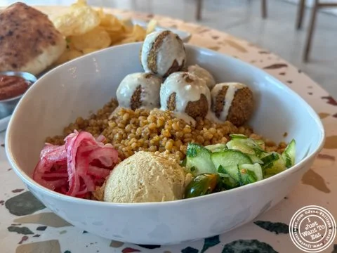On the blog today, @shuksavannah  in Savannah,. We were looking for some vegetarian food when this place came up and we had quite a nice meal there! 

Check out the post ➡ link in profile!
.
.
.
.
#ijustwanttoeat #food #foodblog #foodporn #foodblogge