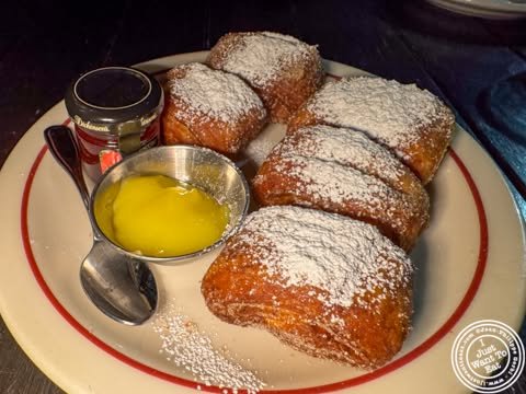 On the blog today, @diningwithrhett, a restaurant serving coastal Southern cuisine  in Savannah. We went there on Christmas Day, for diner.

Check out the post ➡ link in profile!
.
.
.
.
#ijustwanttoeat #food #foodblog #foodporn #foodblogger #savanna