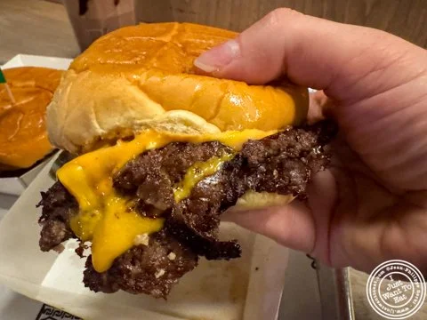 On the blog today, I'm super excited to share my experience with @gothamburgersocialclub, the NYC smash burger joint that's been making waves in the food scene and has been crowned by many as the best burger in the city! I just had to try it out for 