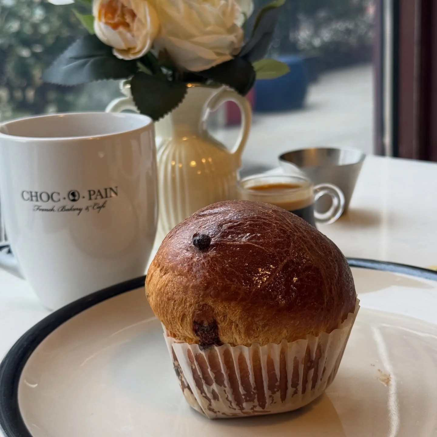 ☕ What&rsquo;s your go-to breakfast pastry that makes your morning feel like a little celebration? 🥐✨

Mornings in Hoboken just hit different when you step into Chocopain 🇫🇷🏠 &mdash; and this Chocolate Brioche is the reason I set my alarm early ?