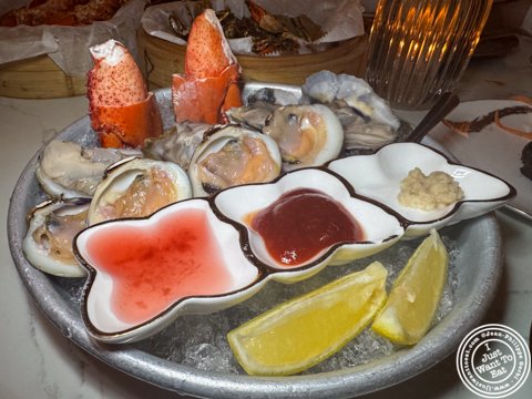 🦞 Have you ever tried the unlimited seafood feast at Crab House in Times Square?

If you love seafood the way I do, this place is basically paradise. Their all‑you‑can‑eat spread is stacked with everything from lobster claws to clams to fresh oyster