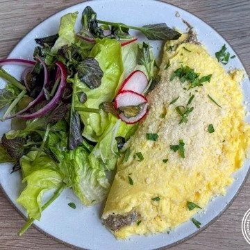 🤔 Have you ever stumbled into a spot that instantly becomes a new favorite?

Brunch at Gair in Dumbo, Brooklyn (@gairnyc) totally surprised me &mdash; in the best way. We went in for a casual weekend bite and ended up having one of the best omelette
