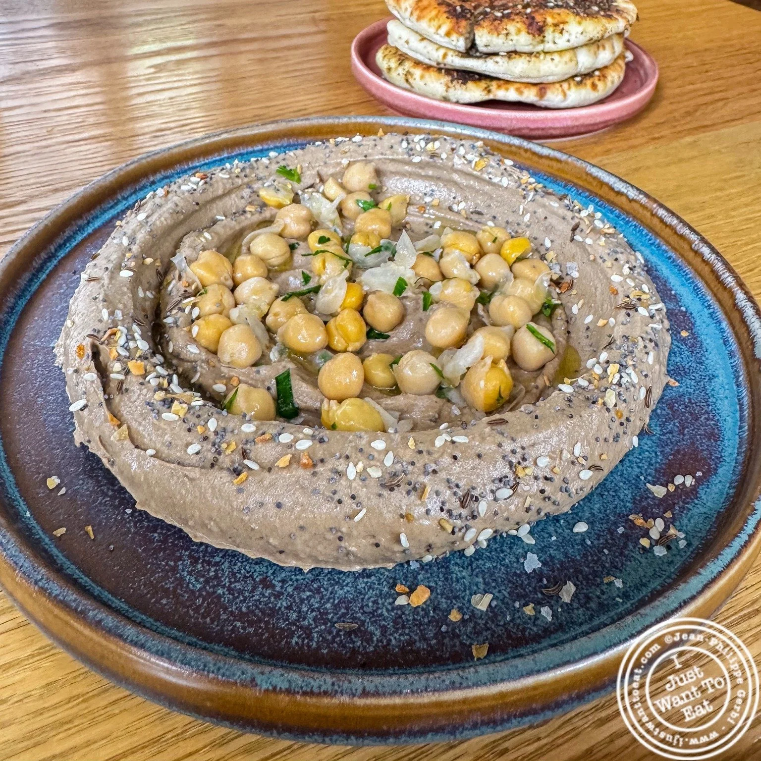 Brunch at **Leonetta** hit all the right notes 😍✨ 

For **$50 per person**, you kick things off with their insanely good **black garlic hummus** (I&rsquo;m still thinking about it 🤤) and then choose an entr&eacute;e and get two spritz from their Sp