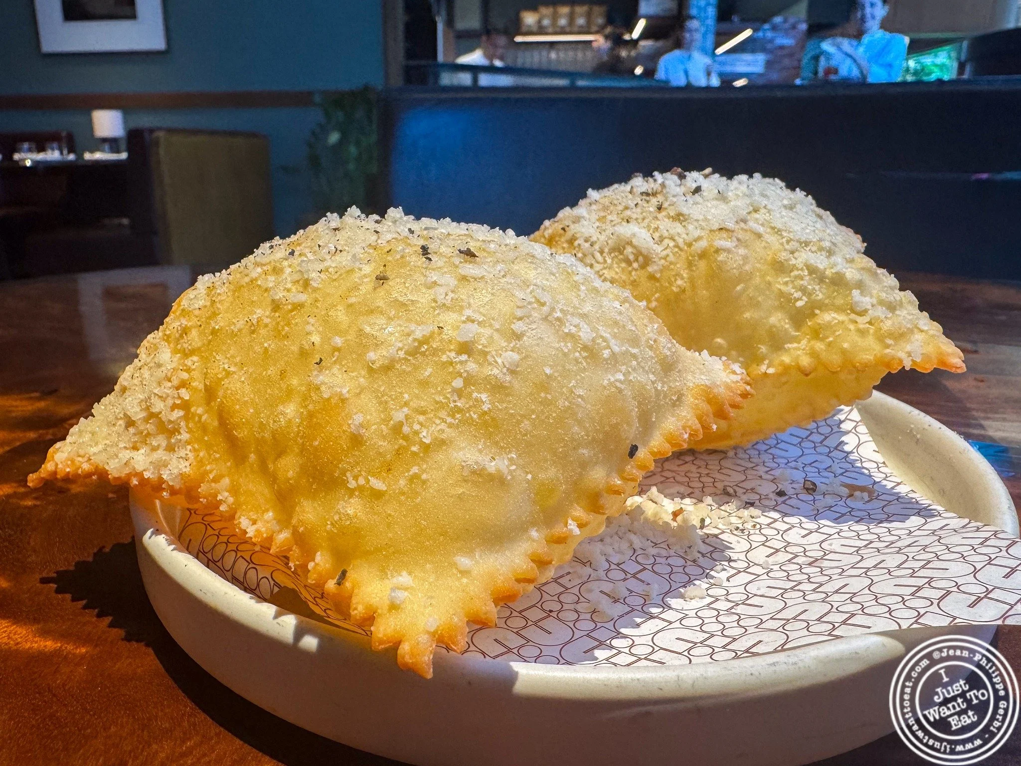 Celebrated our wedding anniversary at Ci Siamo and wow&hellip; what a night ❤️✨
From the very first bite &mdash; that gnocco fritto 🤯🔥 &mdash; we knew we were in for something special. And trust me, it was only the beginning of an unforgettable mea