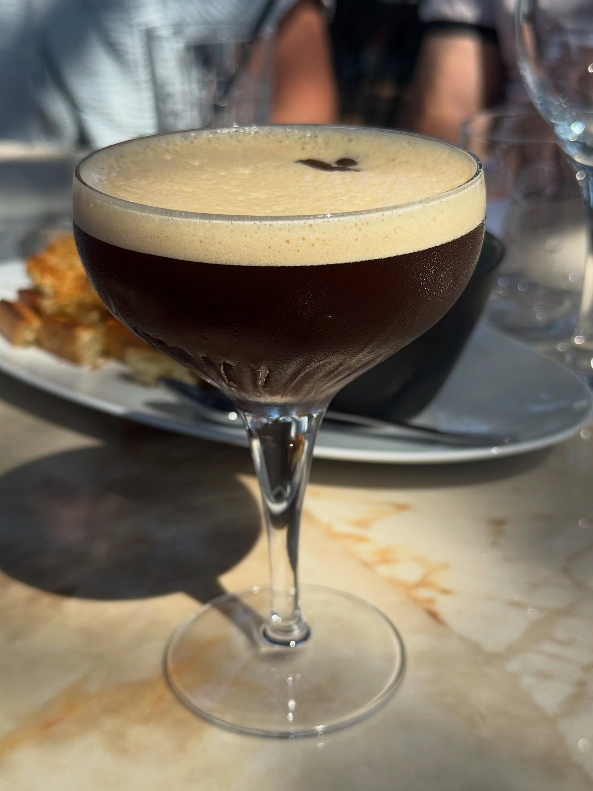 🍷🇫🇷 LUNCH AT BRASSERIE CHAVANT, CORENC 🇫🇷🍷

Kicked things off the right way at @brasseriechavantcorenc with an espresso martini in hand ☕🍸 &mdash; not your typical ap&eacute;ro, but why not?

Tapenade to start, salty and briny 🫒 then a chille