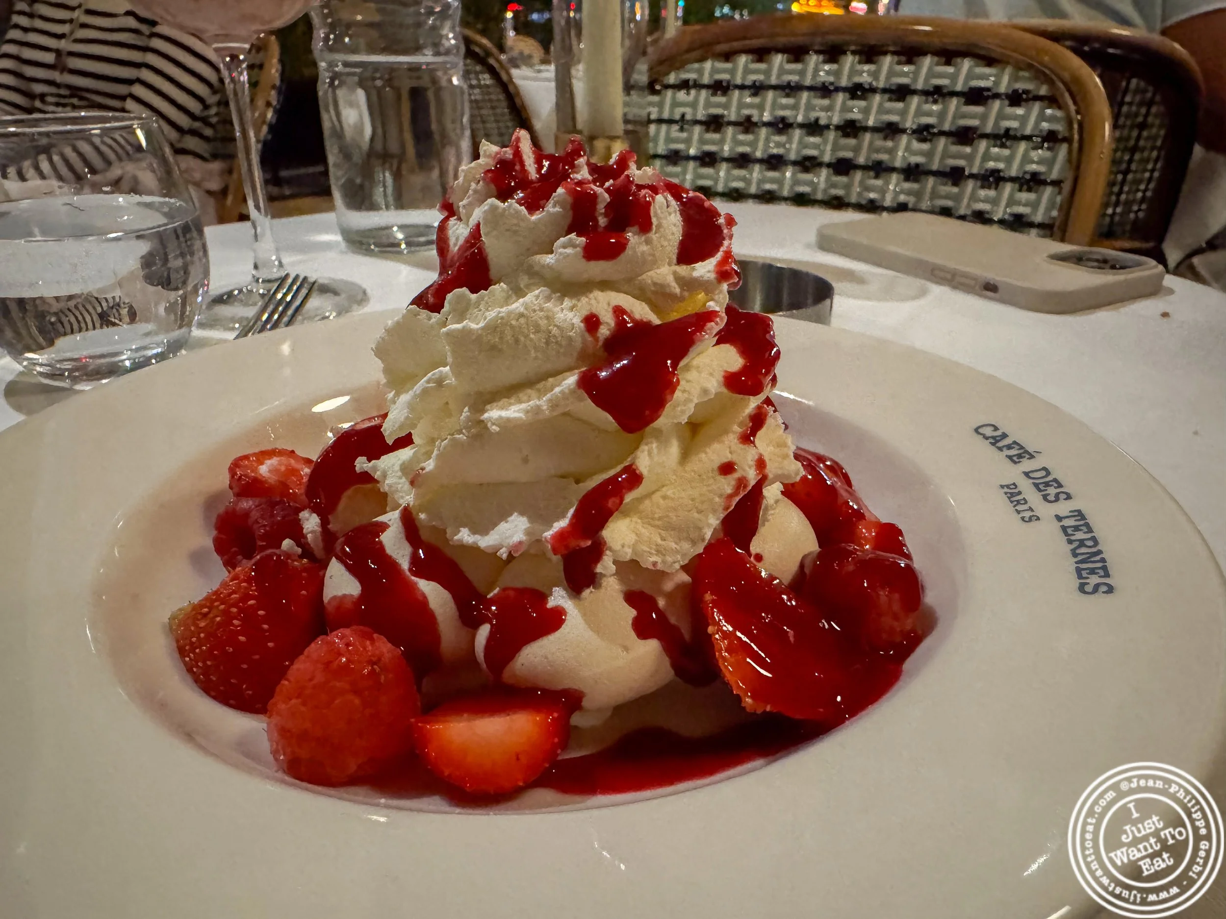 Pavlova at Café des Ternes, Paris, France