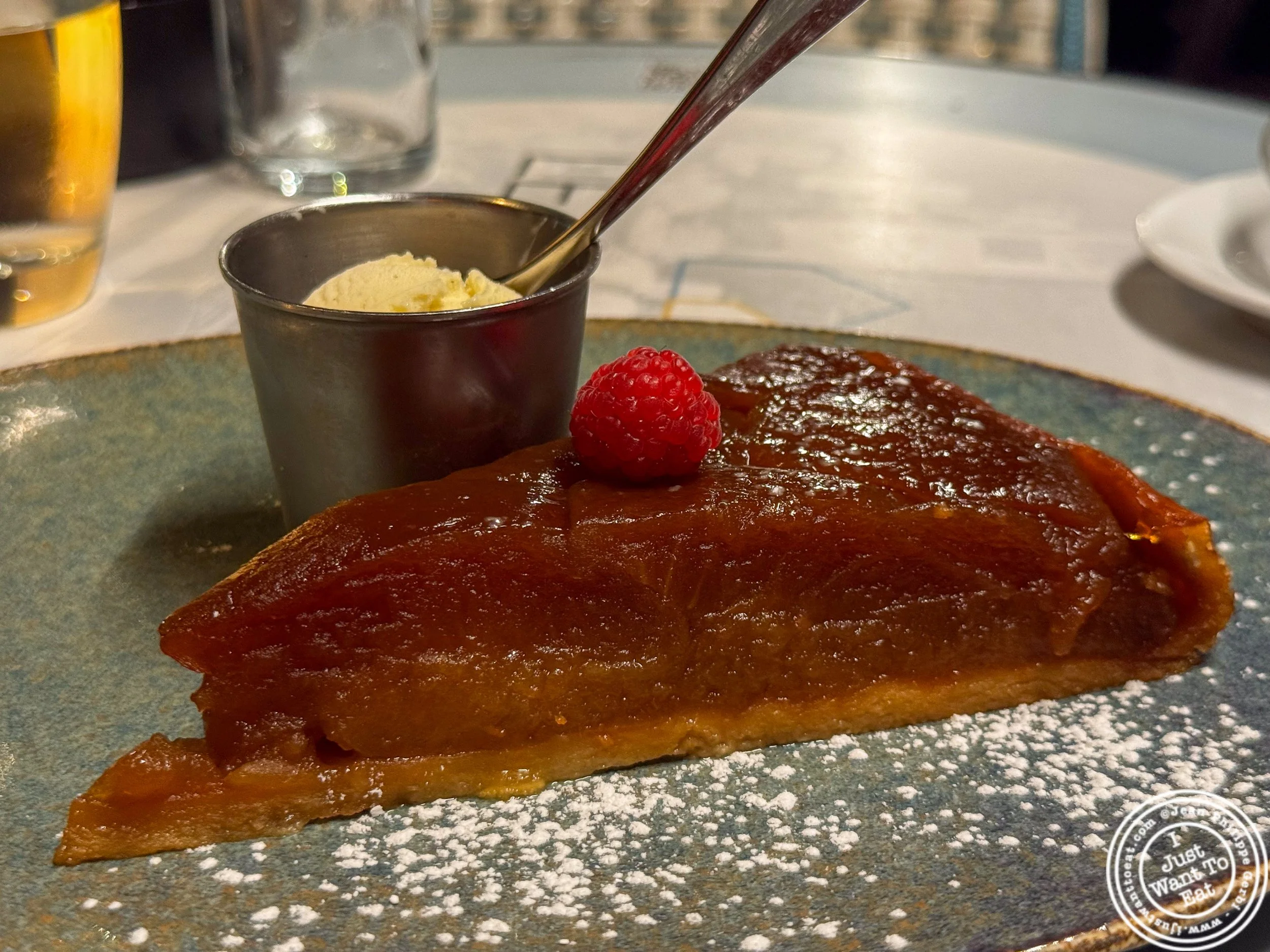 Tarte Tatin at Le Hameau in Paris