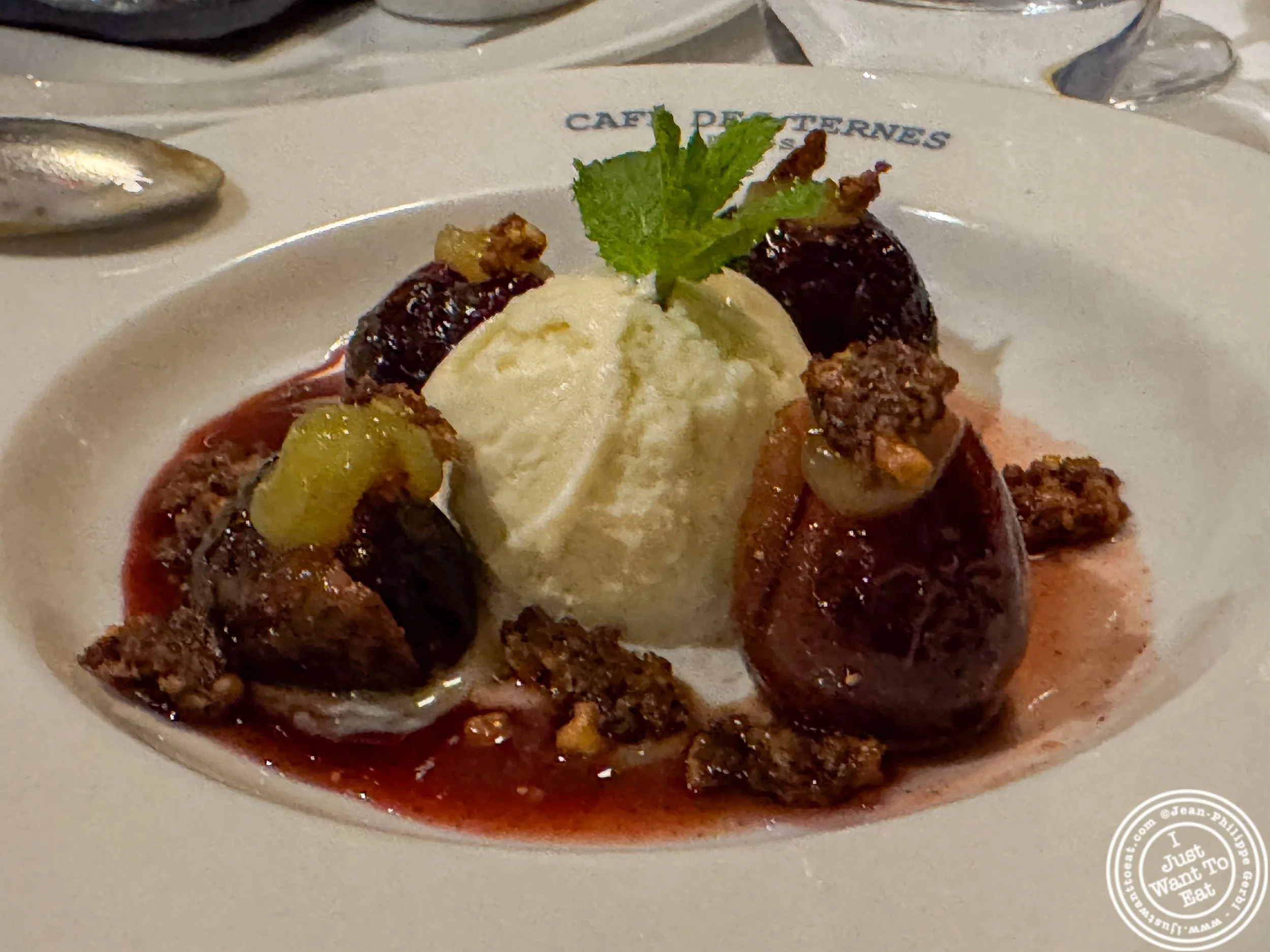 Roasted figs at Café des Ternes, Paris, France